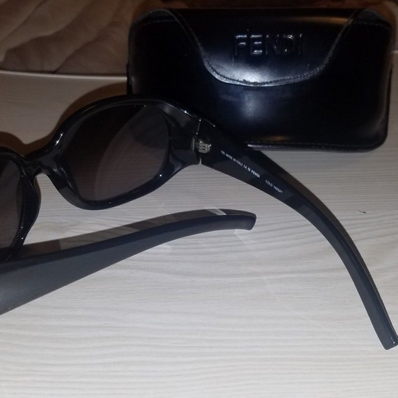 Fendi FS 354 Sunglasses - Picture 6 of 6